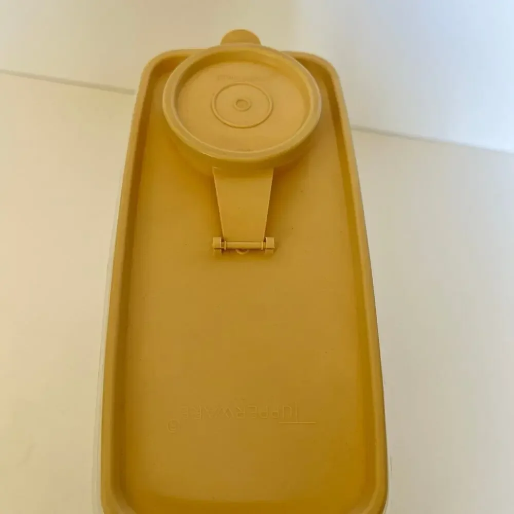Vintage TUPPERWARE 13 Cup Storage Container with Lid